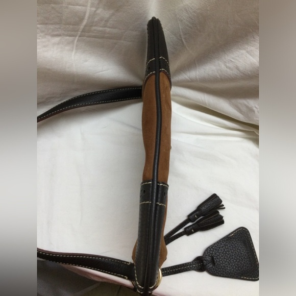 NWOT Dooney & Bourke shoulder purse. Light brown suede - Picture 16 of 16